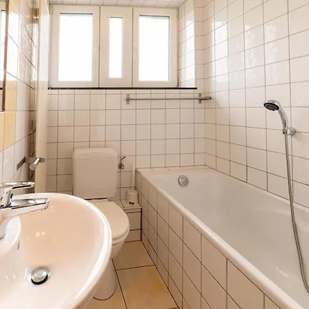 Grand With Bubble Bath